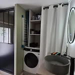 La Maison Du Bord Du
