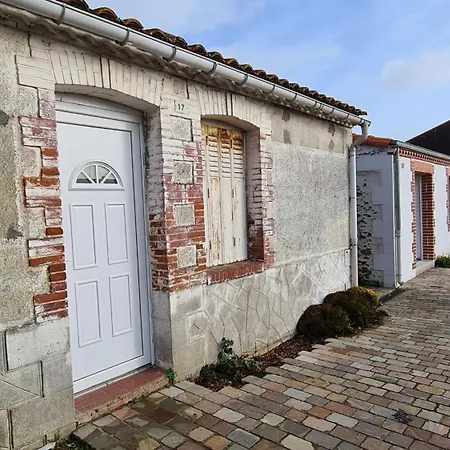 펜션 La Maison Du Bord Du