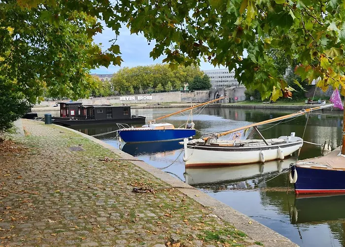 La Maison Du Bord Du * La Chevrolière