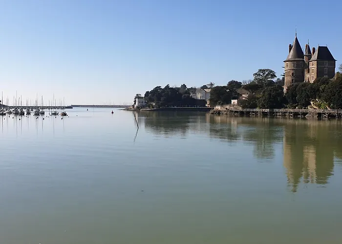 펜션 La Maison Du Bord Du *