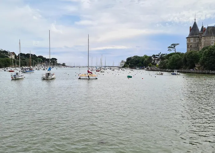 La Maison Du Bord Du