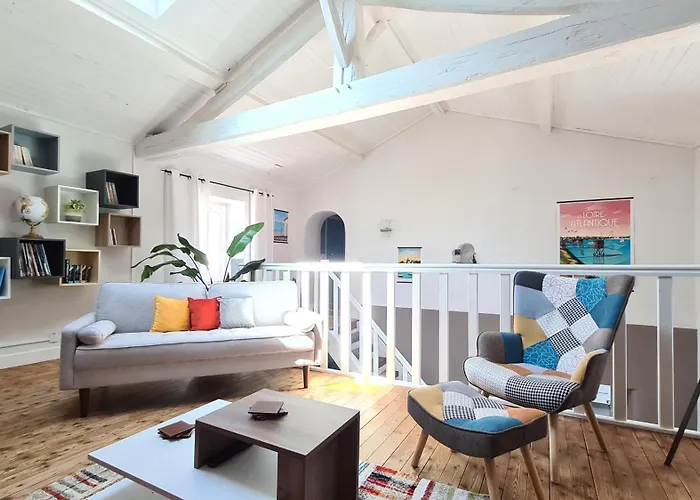 La Maison Du Bord Du *