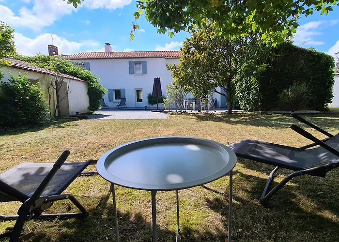 펜션 La Maison Du Bord Du